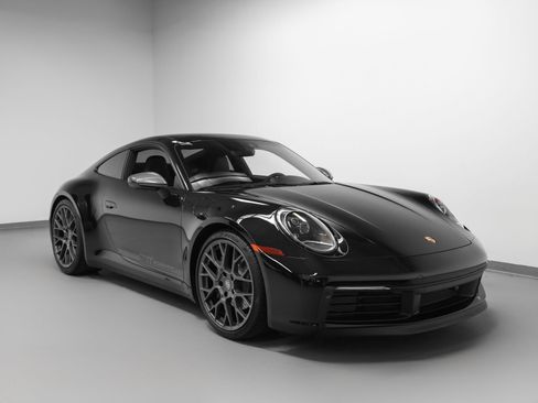 Certified 2024 Porsche 911 Carrera T RWD image 10