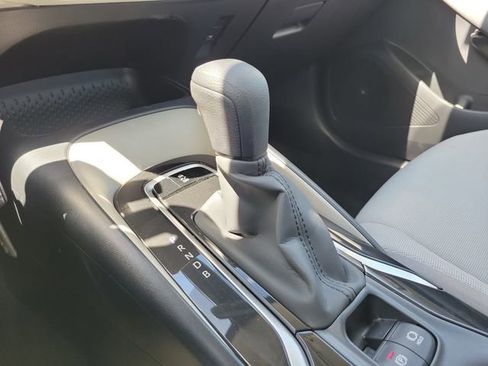 Used 2022 Toyota Corolla LE FWD image 29