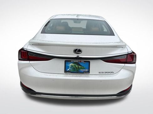 Used 2024 Lexus ES 300h Ultra Luxury w/ Accessory Package (Z2) FWD image 7