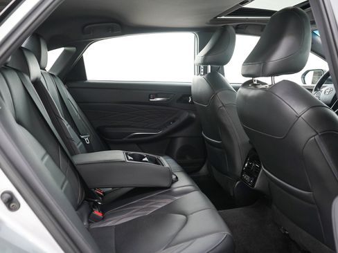 Used 2021 Toyota Avalon Limited w/ Advanced Safety Package FWD image 12