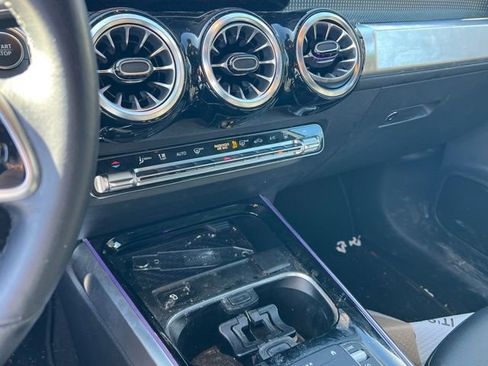 Used 2022 Mercedes-Benz EQB 300 4MATIC image 18