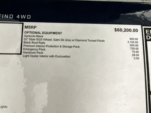 Used 2025 Land Rover Discovery S image 30