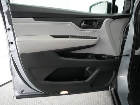 Used 2018 Honda Odyssey EX-L image 43