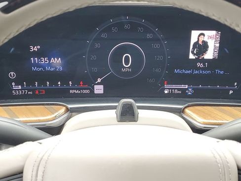 Certified 2024 Cadillac Escalade Premium Luxury Platinum image 9