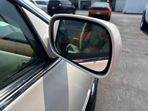 Used 2011 Cadillac DTS Platinum FWD image 29