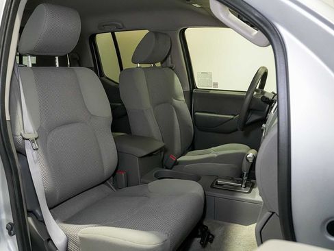 Used 2014 Nissan Frontier SV w/ SV Value Truck Package RWD image 20
