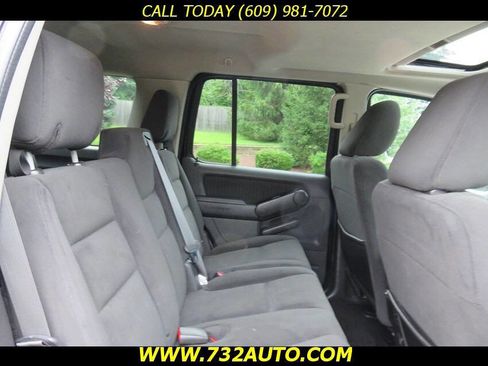 Used 2009 Ford Explorer XLT image 23
