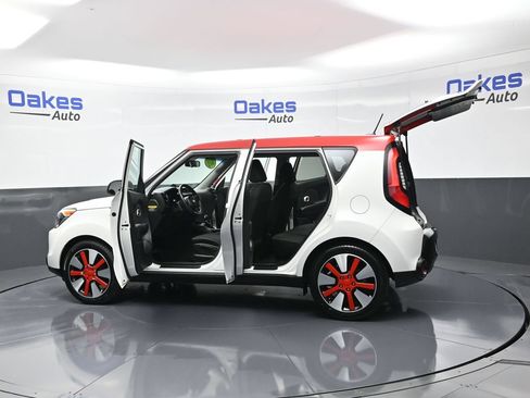 Used 2016 Kia Soul + w/ Designer's Package FWD image 52