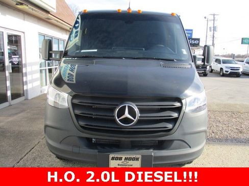 Used 2023 Mercedes-Benz Sprinter 3500 image 2