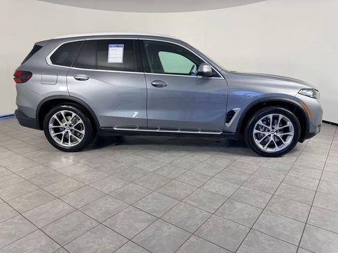 Certified 2025 BMW X5 xDrive40i image 8