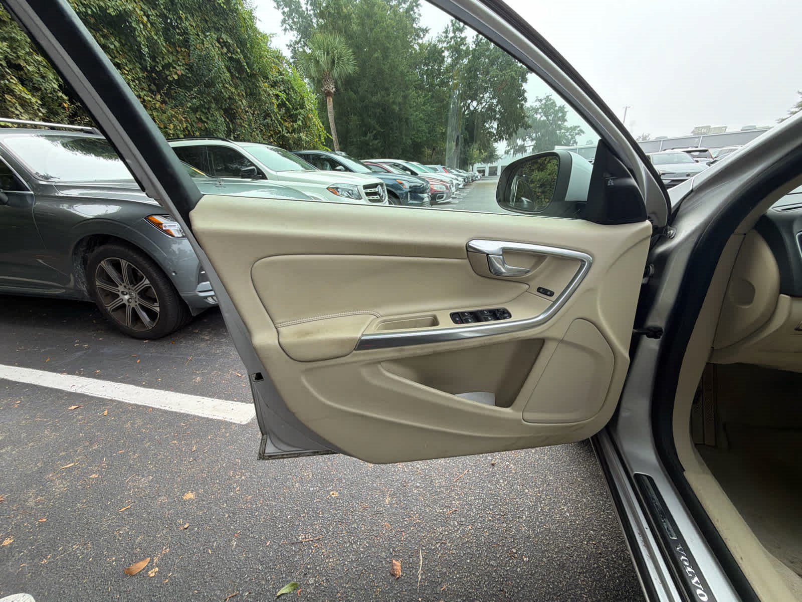 Used 2016 Volvo V60 T5 Platinum FWD image 24