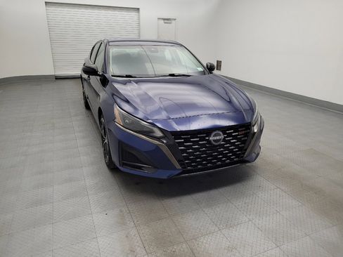 Used 2023 Nissan Altima 2.5 SR image 14