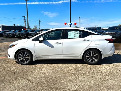 New 2025 Nissan Versa SV w/ Trunk Package image 5