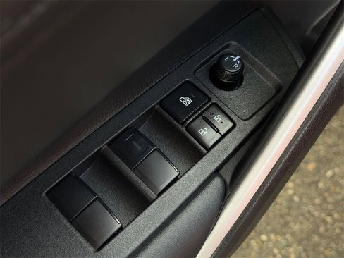 Certified 2025 Toyota Corolla Cross AWD Hybrid w/ Moonroof Package image 11