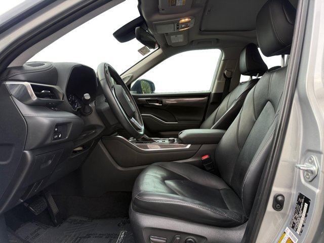 Used 2020 Toyota Highlander Limited AWD/4WD image 10