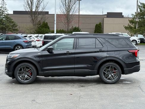 New 2026 Ford Explorer ST-Line w/ ST-Line Street Pack image 2