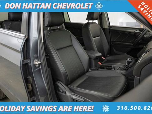 Used 2023 Volkswagen Tiguan SE w/ Panoramic Sunroof Package image 31