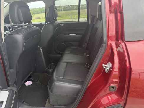 Used 2017 Jeep Compass Latitude AWD/4WD image 4