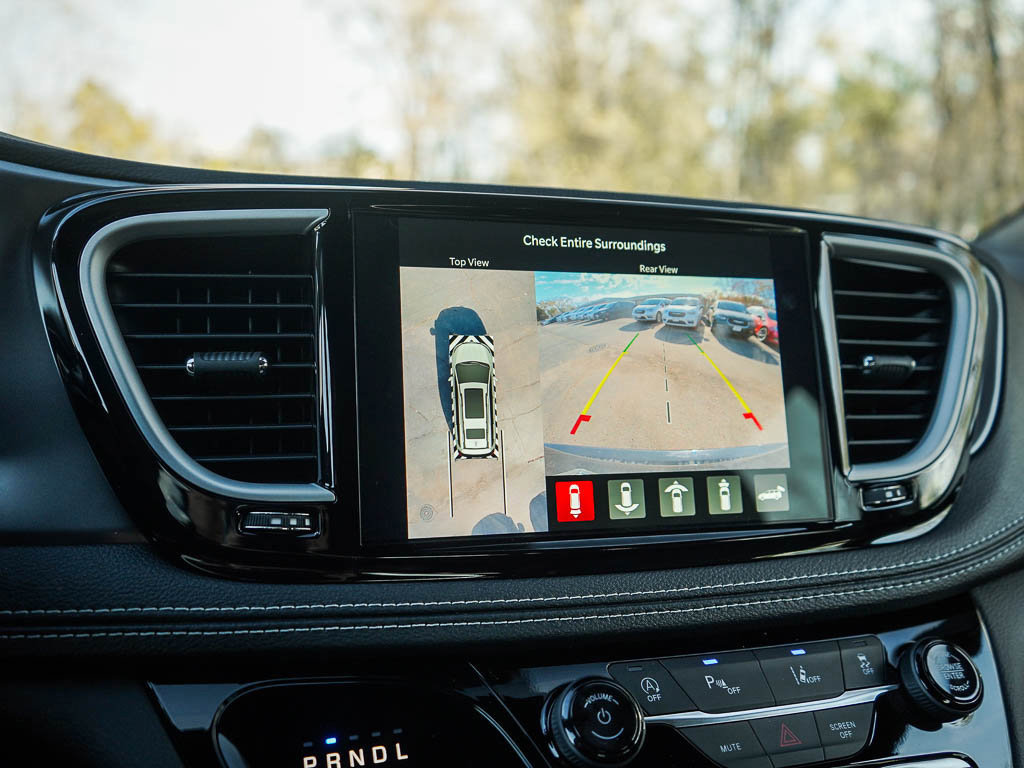 New 2026 Chrysler Pacifica Select AWD/4WD image 25