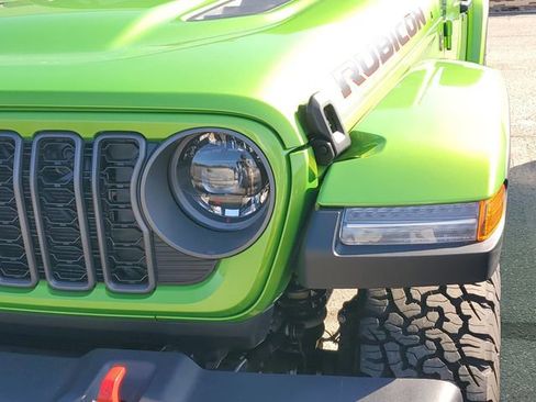 Certified 2025 Jeep Wrangler Rubicon image 3