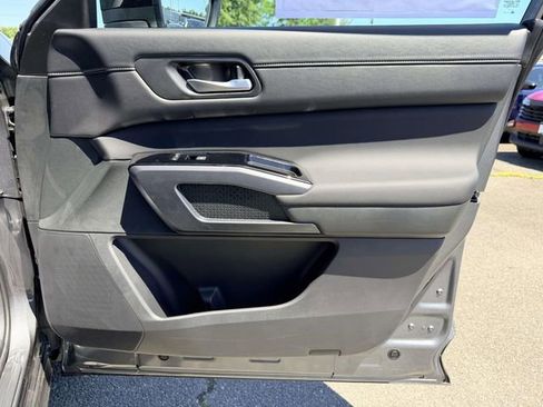 New 2026 Nissan Pathfinder SL w/ SL Premium Package AWD/4WD image 8