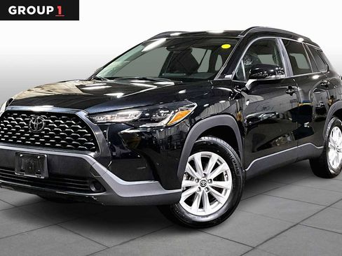 Used 2022 Toyota Corolla Cross LE w/ Moonroof Package image 1
