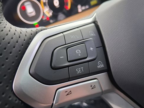 New 2026 Volkswagen Tiguan SEL R-Line AWD/4WD image 18