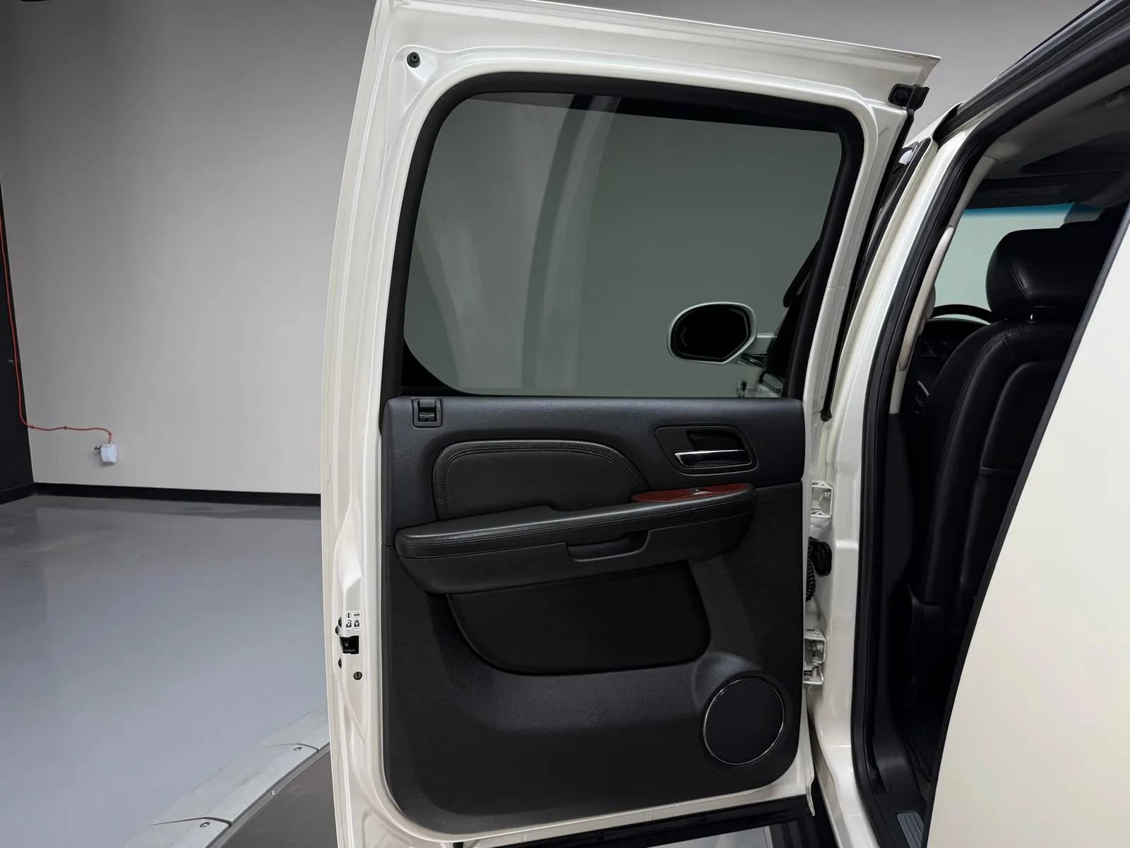 Used 2008 Cadillac Escalade EXT AWD/4WD image 13