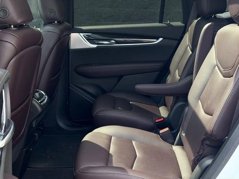 Certified 2024 Cadillac XT6 Premium Luxury image 7