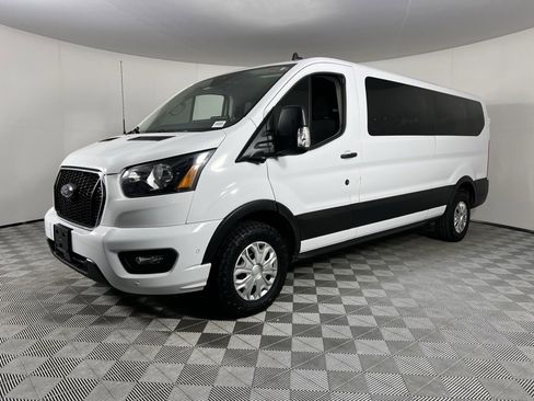 Used 2023 Ford Transit 350 XLT image 3