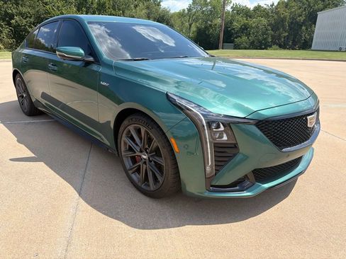 Used 2026 Cadillac CT5 V w/ Technology Package RWD image 7
