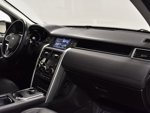 Used 2019 Land Rover Discovery Sport HSE image 32