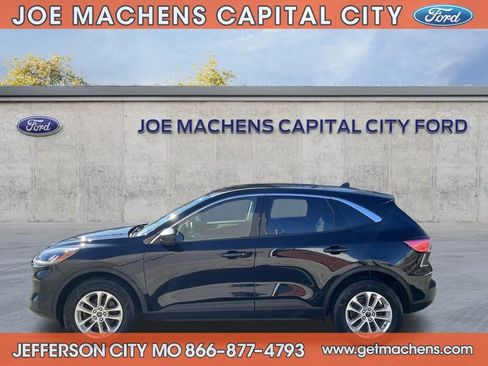 Certified 2022 Ford Escape SE w/ Cold Weather Package image 4