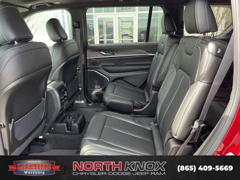 New 2026 Jeep Grand Cherokee L Limited w/ Limited Altitude Package AWD/4WD image 15