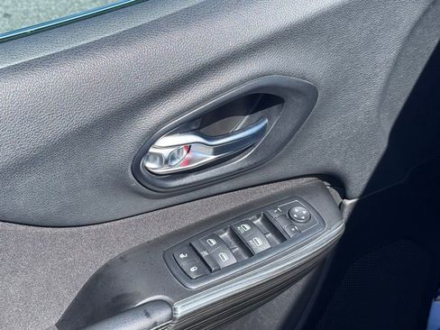 Used 2014 Jeep Cherokee Latitude FWD image 9