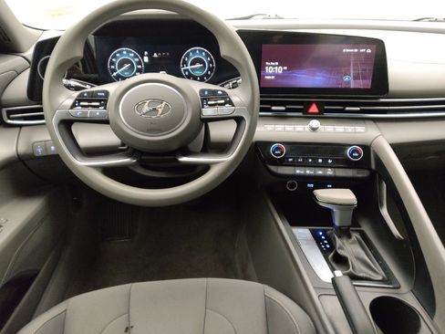 Used 2024 Hyundai Elantra SEL FWD image 22
