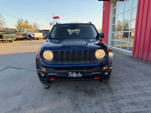 Used 2016 Jeep Renegade Trailhawk image 3