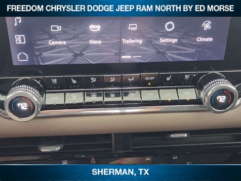 Used 2024 GMC Canyon Denali AWD/4WD image 13