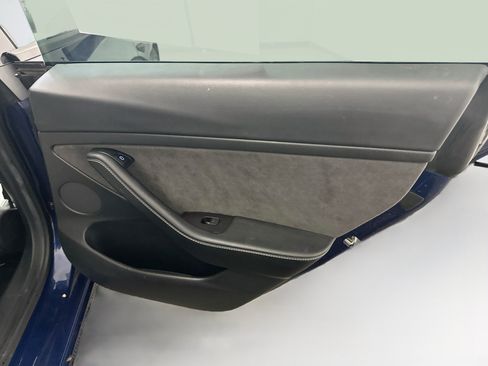 Used 2022 Tesla Model 3 Long Range AWD/4WD image 33