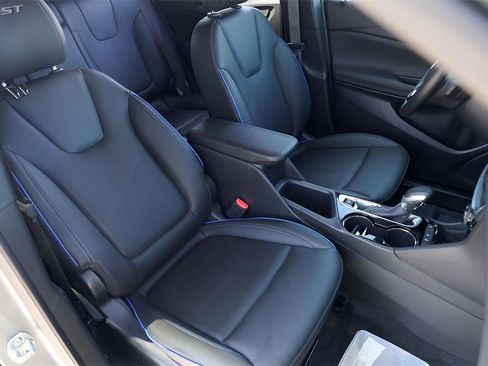 Used 2025 Buick Encore GX Sport Touring w/ Comfort Package image 34