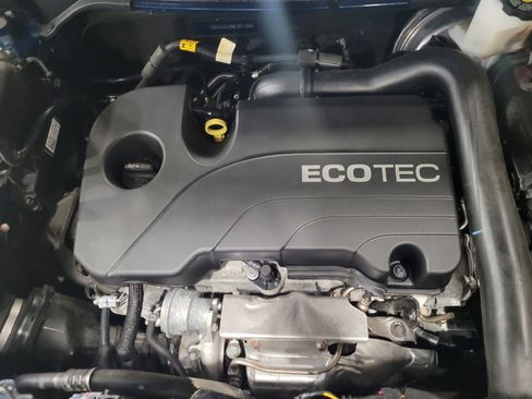 Used 2021 Chevrolet Equinox LT image 30