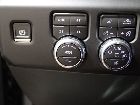 New 2026 GMC Sierra 1500 AT4 w/ AT4 Premium Package AWD/4WD image 41