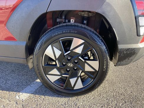 Used 2025 Hyundai Kona SEL image 19
