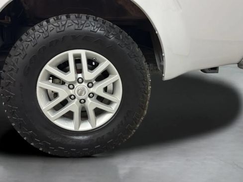 Used 2018 Nissan Frontier SV AWD/4WD image 35