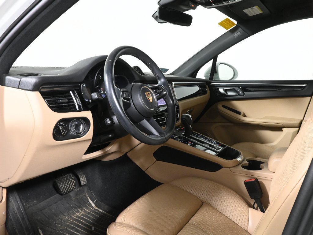 Used 2024 Porsche Macan AWD/4WD image 4