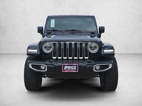 Used 2021 Jeep Wrangler Unlimited Sahara image 2