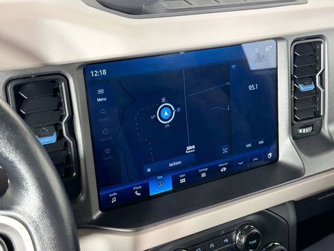 Used 2024 Ford Bronco Wildtrak image 14