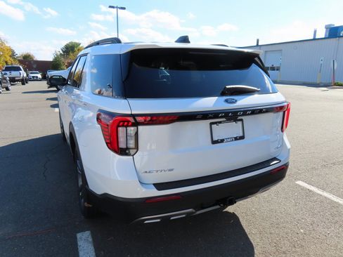 New 2026 Ford Explorer Active w/ Active Comfort Package image 6
