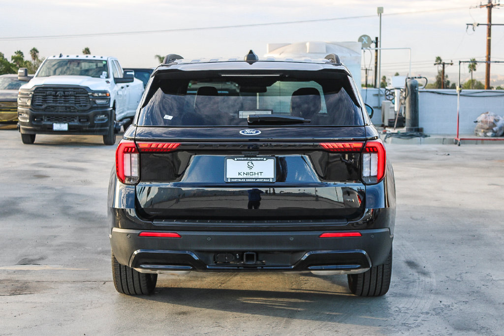 Used 2026 Ford Explorer ST-Line w/ ST-Line Street Pack RWD image 8