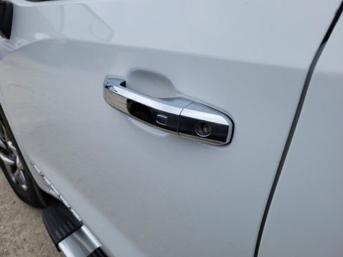 Used 2023 GMC Sierra 1500 SLT w/ SLT Premium Package image 8